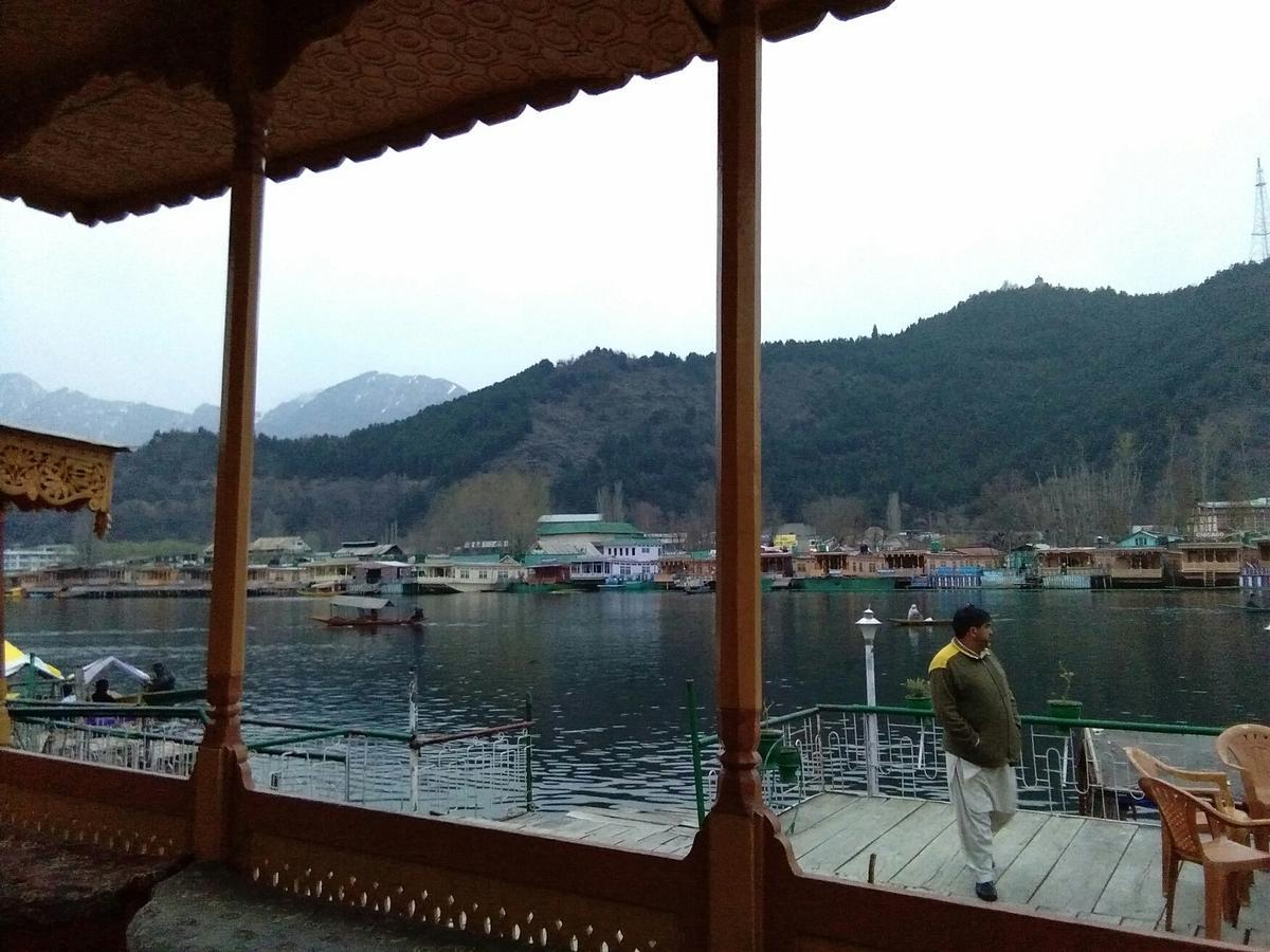 Hotel Houseboat - City Of Kashmir Srīnagar Exterior foto